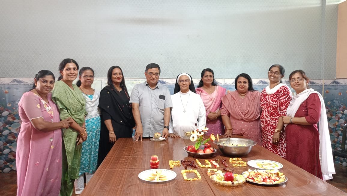 Fruit Salad Making – KG Section